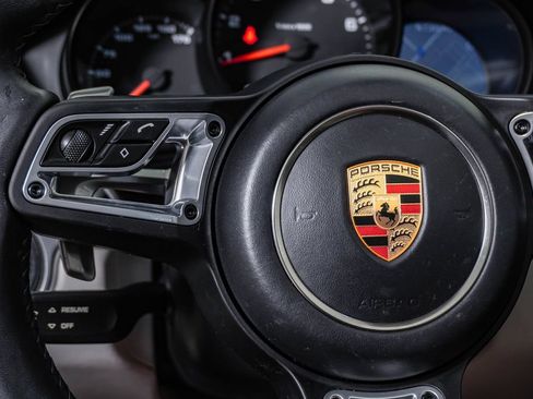 Used 2024 Porsche 718 Boxster RWD image 25