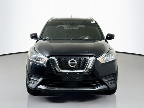 Used 2020 Nissan Kicks SV FWD image 2