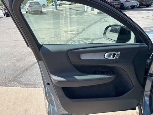 Used 2023 Volvo XC40 B5 Plus w/ Driver Assist Package AWD/4WD image 15