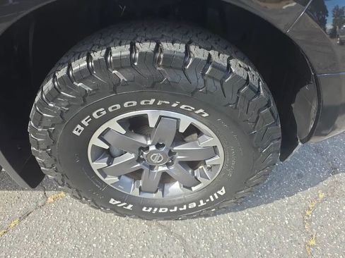 Used 2014 Nissan Frontier PRO-4X w/ Pro-4x Luxury Package image 41