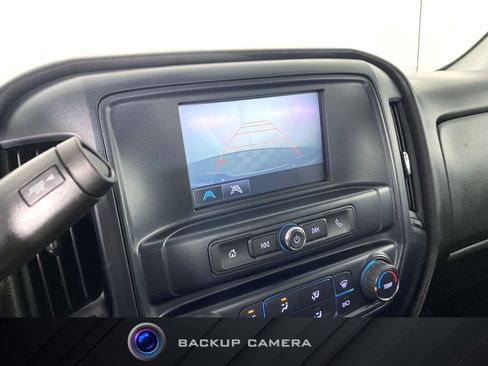 Used 2018 Chevrolet Silverado 2500 W/T AWD/4WD image 2