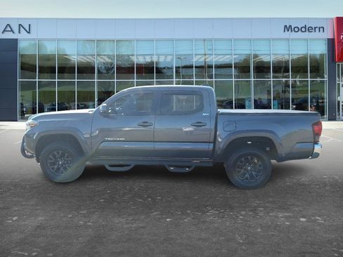 Used 2021 Toyota Tacoma SR5 RWD image 7