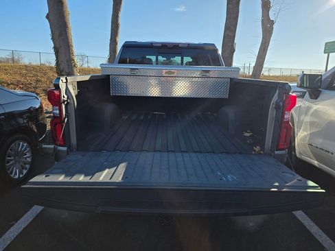 Used 2020 Chevrolet Silverado 1500 High Country w/ Technology Package image 33