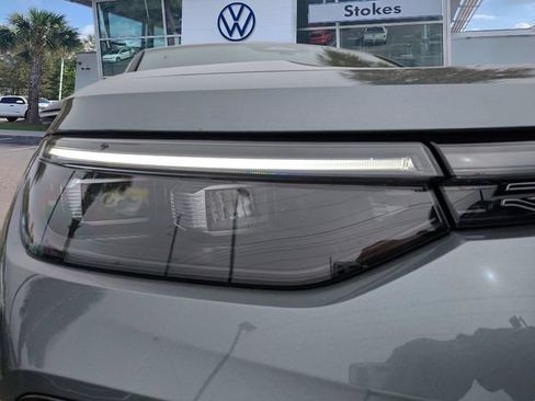 New 2026 Volkswagen Tiguan SE R-Line FWD image 10