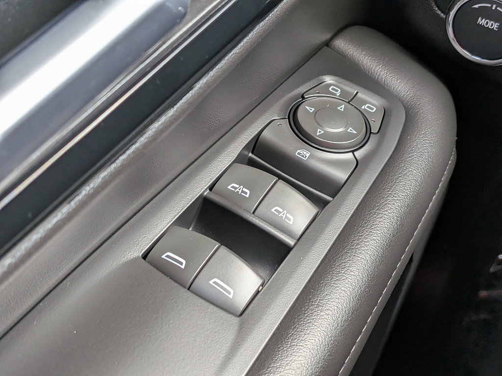 Certified 2025 Chevrolet Suburban Z71 AWD/4WD image 22