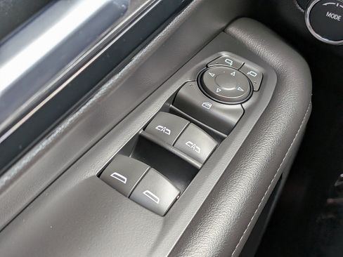 Certified 2025 Chevrolet Suburban Z71 AWD/4WD image 22