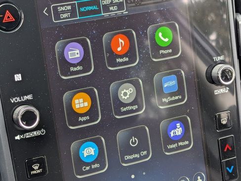 Used 2025 Subaru Crosstrek 2.0i Premium w/ Crosstrek Mirror Package AWD/4WD image 18