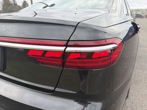 Used 2020 Audi S8 L w/ S8 Executive Package image 15
