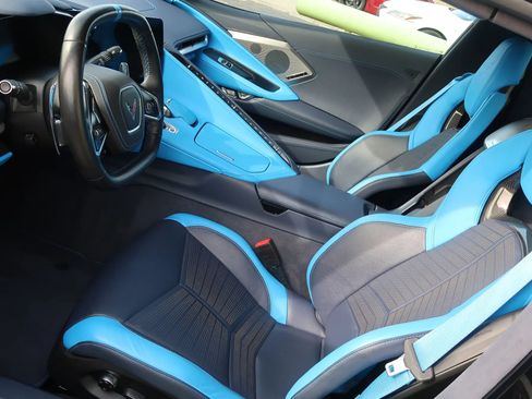 Used 2021 Chevrolet Corvette Stingray Premium Conv w/ Z51 Performance Package image 16