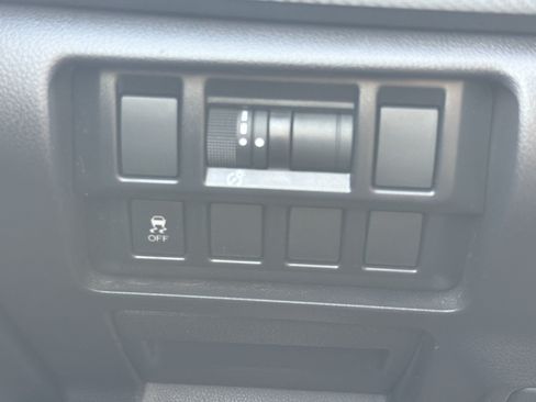 Used 2018 Subaru Impreza 2.0i AWD/4WD image 25