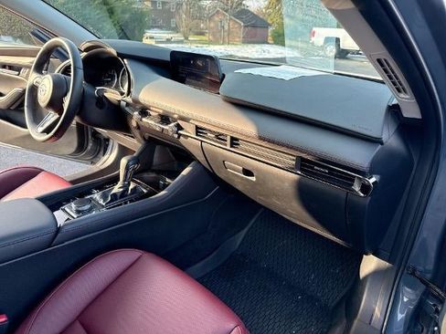 Used 2025 MAZDA MAZDA3 s image 28
