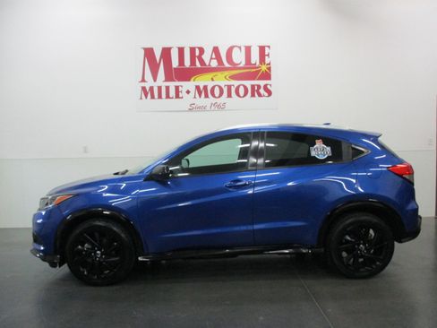 Used 2021 Honda HR-V Sport image 2