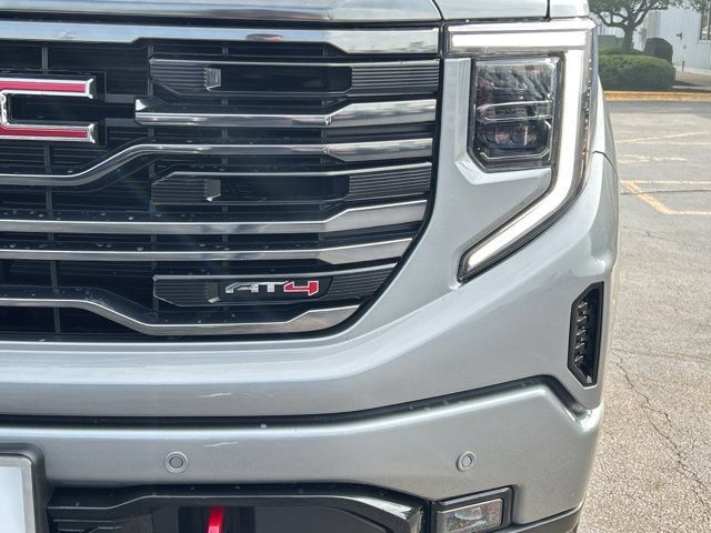 Used 2024 GMC Sierra 1500 AT4 w/ Technology Package AWD/4WD image 3