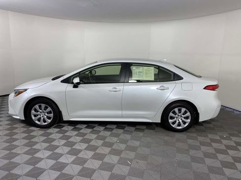 Used 2023 Toyota Corolla LE w/ Carpet Mat Package (TMS) FWD image 5