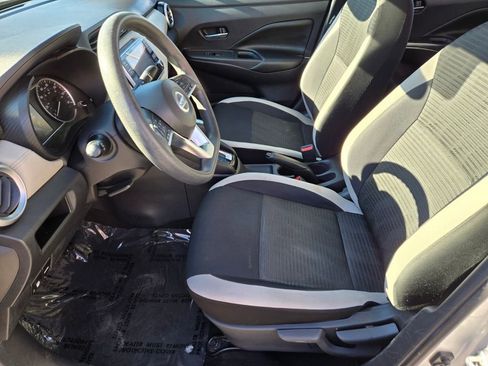 Used 2020 Nissan Versa SV FWD image 11
