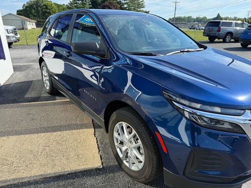 Used 2022 Chevrolet Equinox LS AWD/4WD image 5