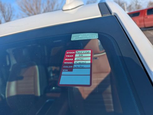 Used 2023 GMC Yukon Denali Ultimate image 43