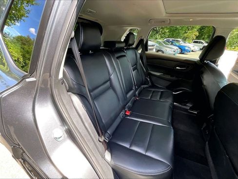 Used 2023 Nissan Rogue SL AWD/4WD image 19