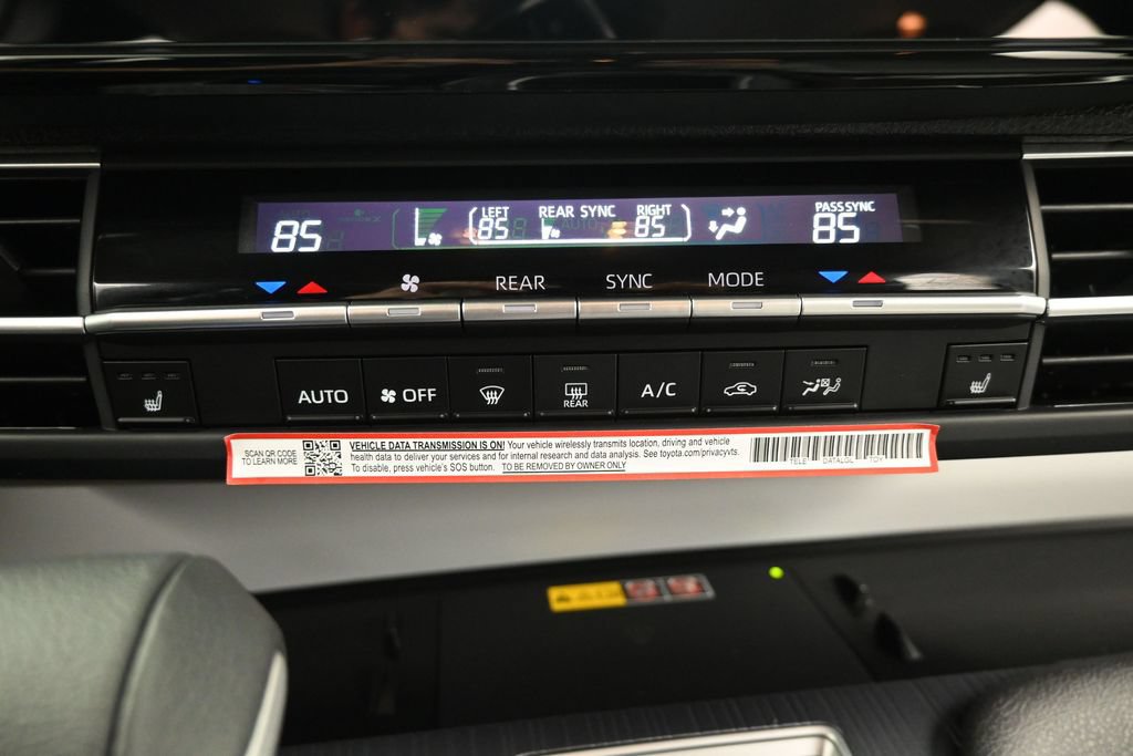 Used 2026 Toyota Sienna XLE FWD image 23