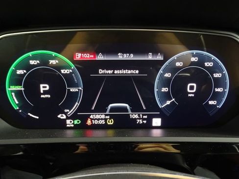 Used 2019 Audi e-tron Prestige w/ Prestige Package image 33