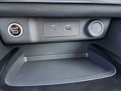 Used 2023 Nissan Rogue SV image 6