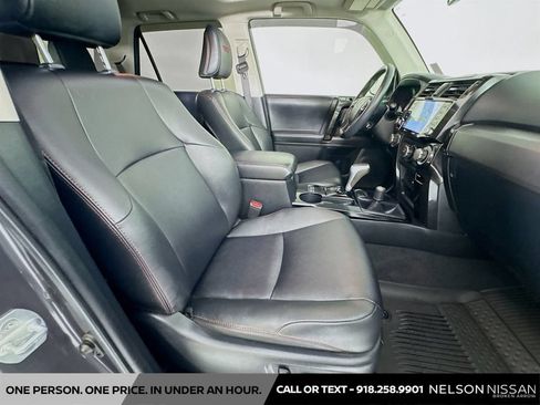Used 2021 Toyota 4Runner TRD Off-Road Premium w/ Moonroof Package AWD/4WD image 31