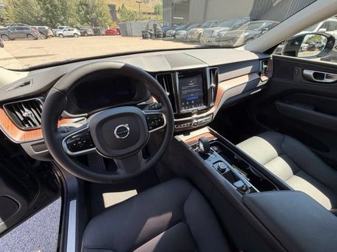 Used 2024 Volvo XC60 B5 Plus AWD/4WD image 20