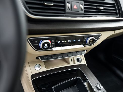 Certified 2024 Audi Q5 2.0T Premium Plus AWD/4WD image 12
