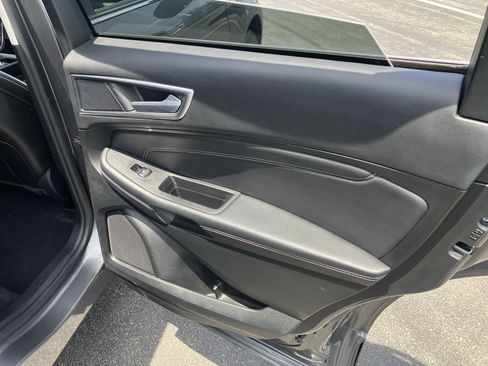 Certified 2024 Ford Edge Titanium AWD/4WD image 11