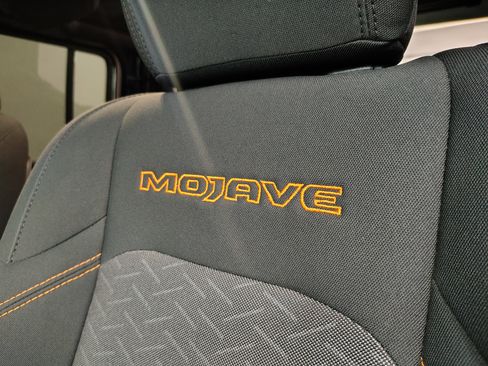 Used 2023 Jeep Gladiator Mojave image 22