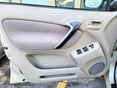 Used 2002 Toyota RAV4 2WD image 14