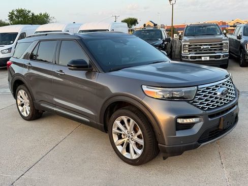 Used 2022 Ford Explorer Platinum w/ Equipment Group 601A AWD/4WD image 6