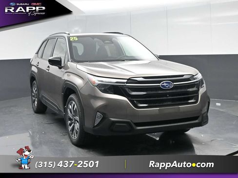 Used 2025 Subaru Forester Touring AWD/4WD image 2