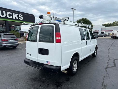 Used 2015 Chevrolet Express 2500 RWD image 8