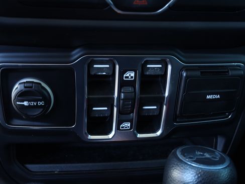 Used 2019 Jeep Wrangler Unlimited Sport S image 31