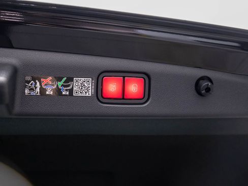 New 2026 Mercedes-Benz E 53 AMG e 4MATIC Sedan image 33