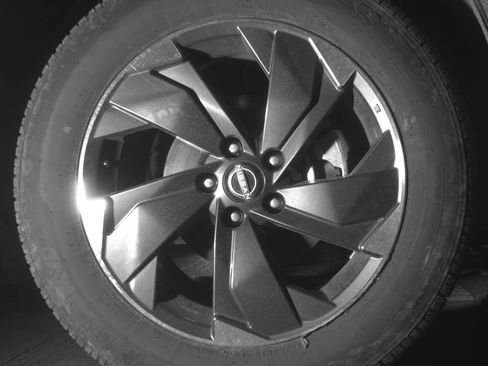 Used 2025 Nissan Rogue SV image 13