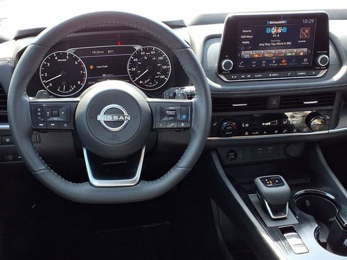Used 2024 Nissan Rogue SV w/ SV Premium Package FWD image 14