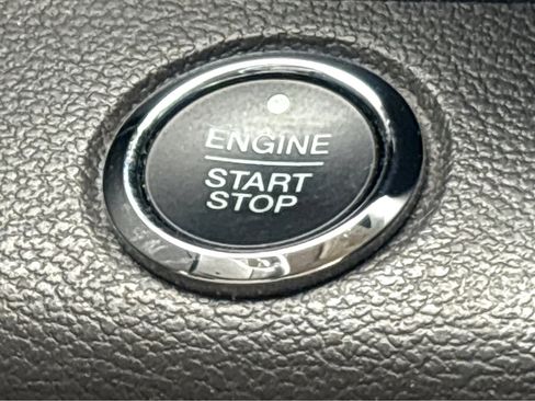 Used 2019 Ford Expedition Max XLT w/ Equipment Group 202A image 4