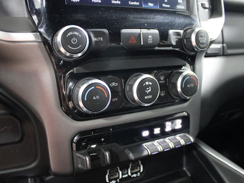 Used 2024 RAM 2500 Lone Star w/ Sport Appearance Package AWD/4WD image 15