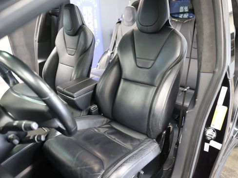 Used 2016 Tesla Model X 75D image 27