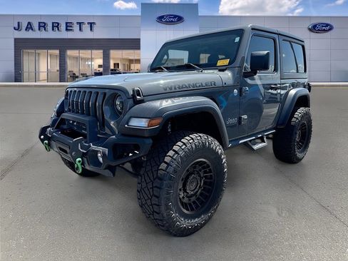 Used 2020 Jeep Wrangler Sport AWD/4WD image 2