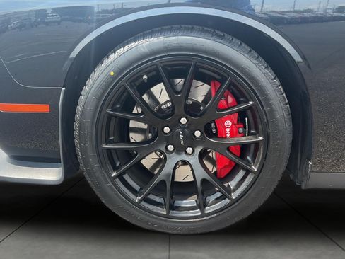 Used 2016 Dodge Challenger SRT Hellcat RWD image 13