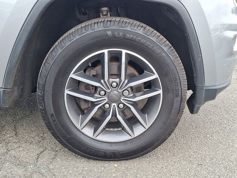 Used 2019 Jeep Grand Cherokee Limited w/ Luxury Group II image 9