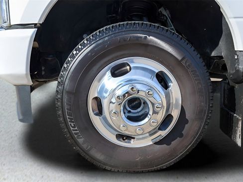 Used 2022 Ford F350 Platinum image 24