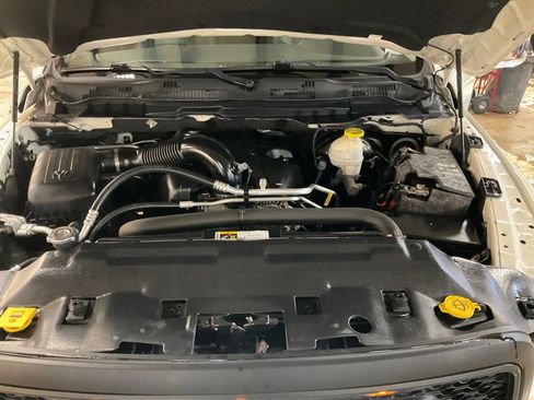 Used 2018 RAM 1500 Laramie w/ Convenience Group AWD/4WD image 10