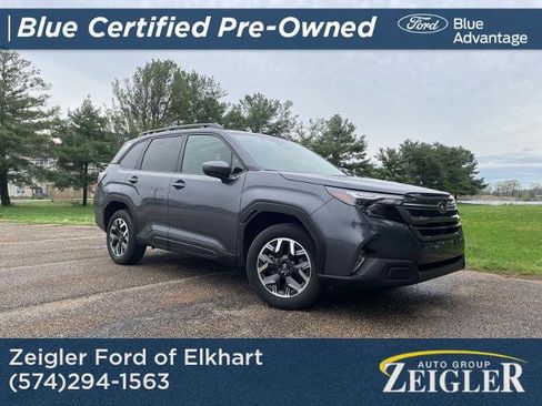 Used 2025 Subaru Forester Premium AWD/4WD image 1