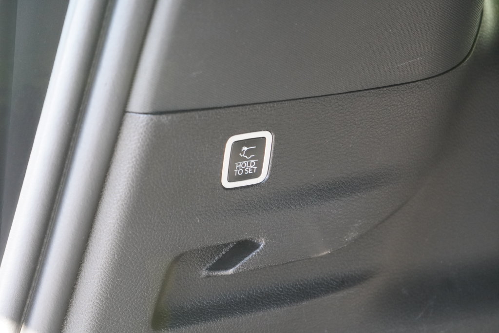 Used 2024 Jeep Wagoneer L Series II w/ Premium Group I AWD/4WD image 10