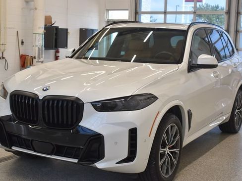 Used 2026 BMW X5 xDrive40i w/ Executive Package AWD/4WD image 9
