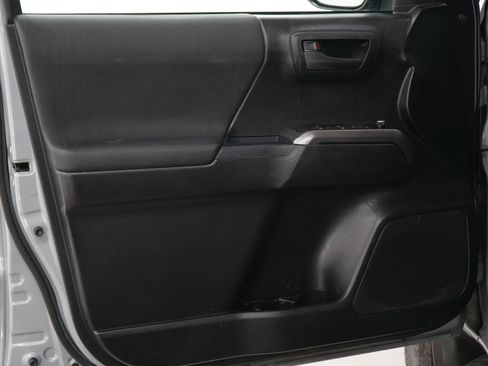 Used 2017 Toyota Tacoma TRD Pro AWD/4WD image 19